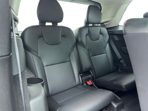 Used 2018 Volvo XC90 T5 Momentum w/ Convenience Package image 42