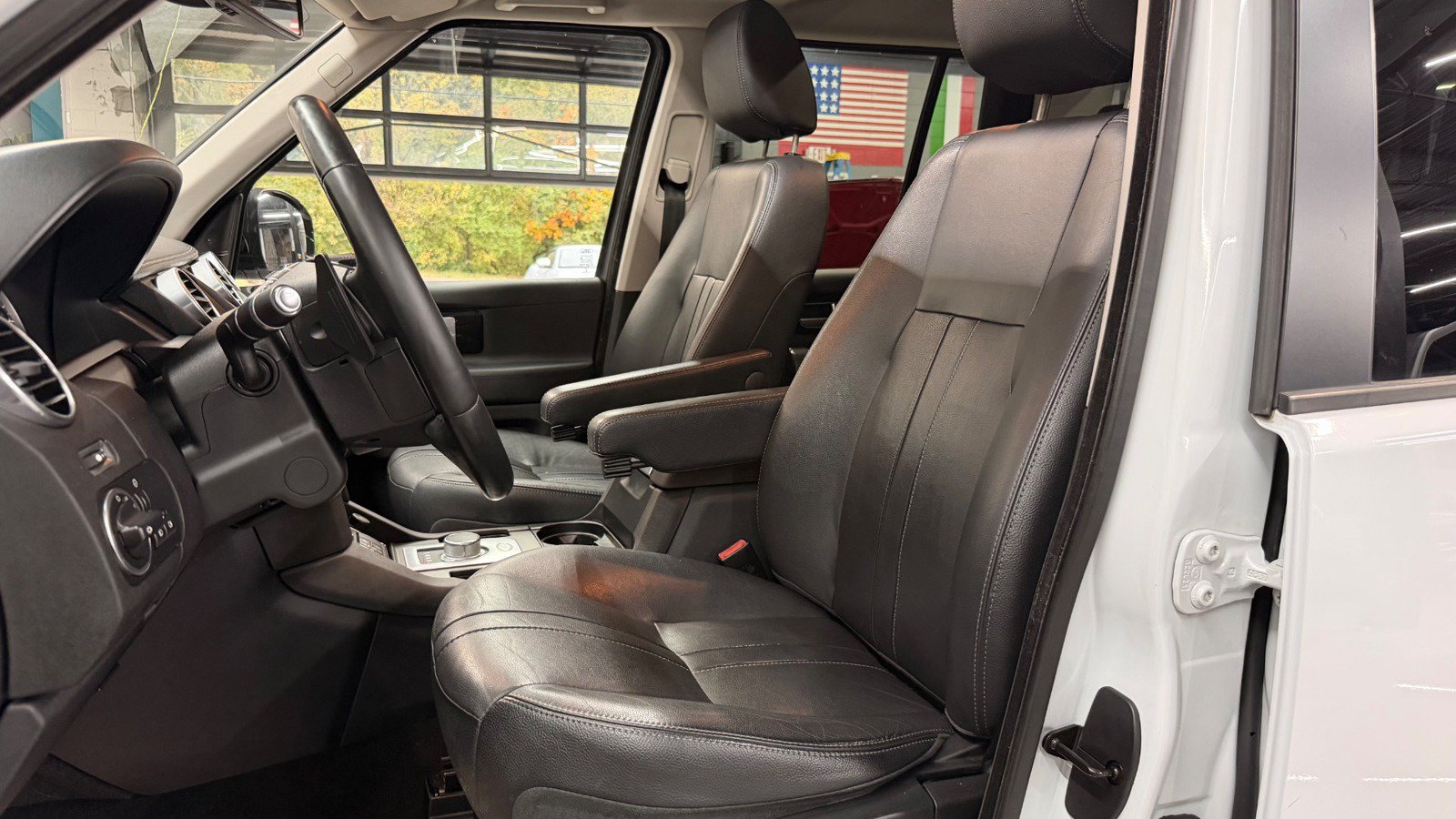 Used 2016 Land Rover LR4 HSE AWD/4WD image 24