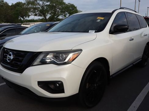 Used 2018 Nissan Pathfinder SL w/ Midnight Edition Package image 4