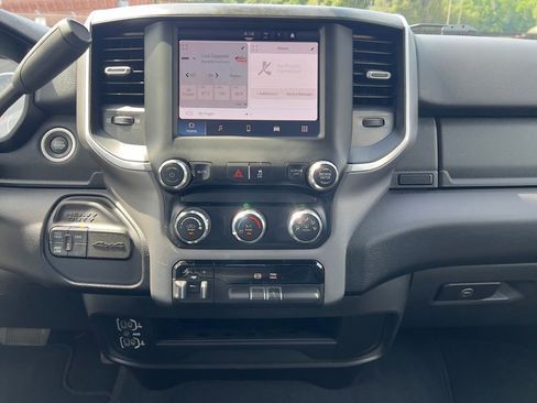 Used 2024 RAM 2500 Big Horn AWD/4WD image 28