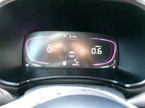 Used 2025 Kia Soul LX w/ LX Technology Package FWD image 14