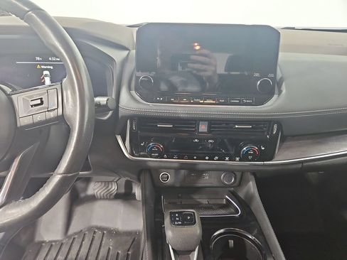Used 2021 Nissan Rogue Platinum FWD image 18