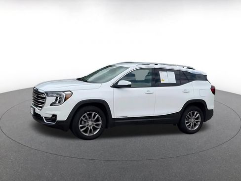Used 2024 GMC Terrain SLT AWD/4WD image 8
