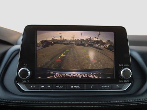 Used 2023 Nissan Rogue S AWD/4WD image 14