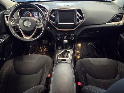 Used 2016 Jeep Cherokee Latitude w/ Comfort/Convenience Group image 45