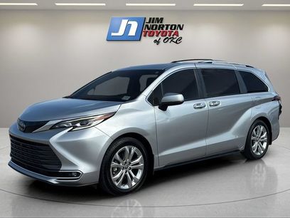 Used 2023 Toyota Sienna Platinum