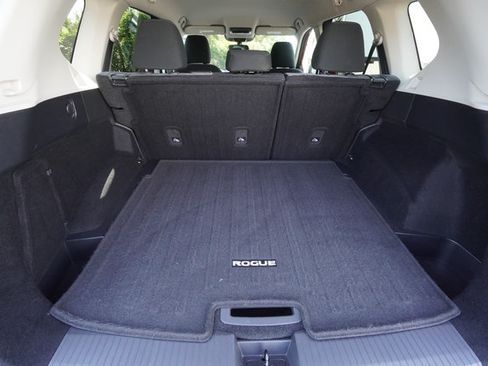 Used 2021 Nissan Rogue SV FWD image 28