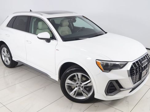 Used 2019 Audi Q3 2.0T Premium w/ Convenience Package AWD/4WD image 16