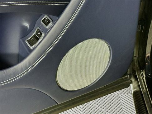 Used 2022 Bentley Bentayga image 21