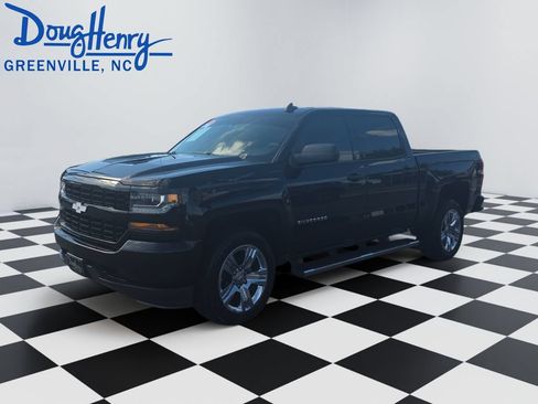 Used 2018 Chevrolet Silverado 1500 Custom w/ Custom Value Package AWD/4WD image 1