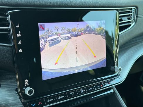 Used 2024 Jeep Wagoneer L Series II w/ Flexible Seating Group AWD/4WD image 13