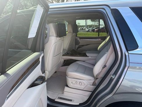 Certified 2026 Cadillac Escalade Platinum Luxury AWD/4WD image 16