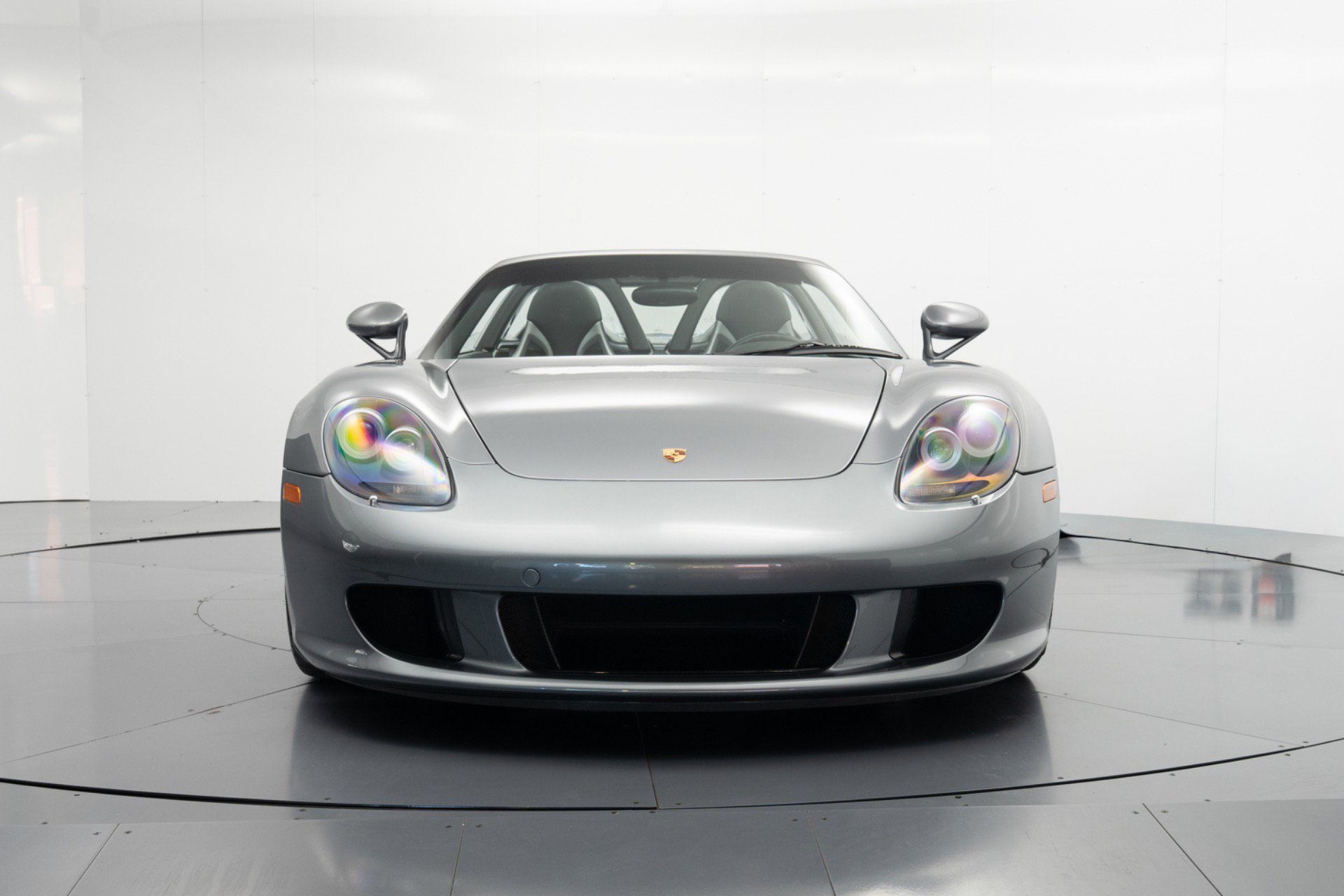 Used 2004 Porsche Carrera GT RWD image 11