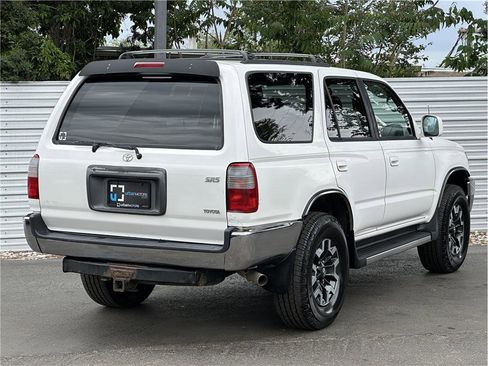 Used 2000 Toyota 4Runner SR5 AWD/4WD image 10