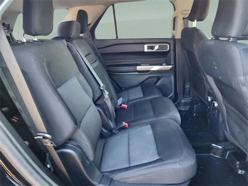 Used 2022 Ford Explorer XLT image 30