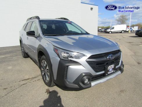 Used 2025 Subaru Outback Limited AWD/4WD image 10
