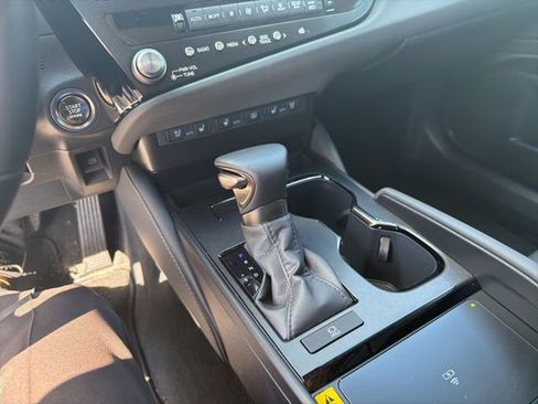 Used 2025 Lexus ES 350 Ultra Luxury w/ Accessory Package (Z2) image 11