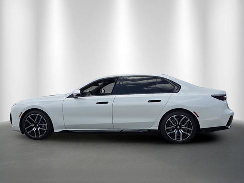 Certified 2025 BMW i7 xDrive60 AWD/4WD image 4