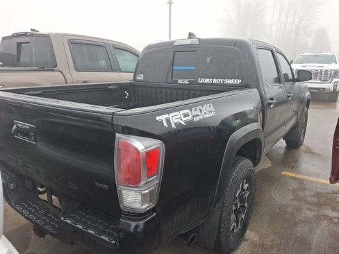 Used 2022 Toyota Tacoma TRD Off-Road w/ TRD Premium Off Road Package image 9