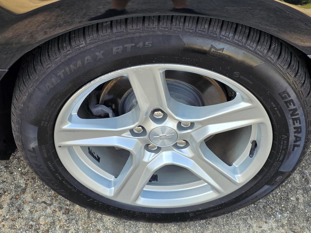 Used 2023 Chevrolet Camaro LT RWD image 31
