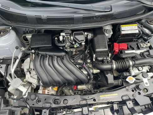 Used 2019 Nissan Versa FWD image 18