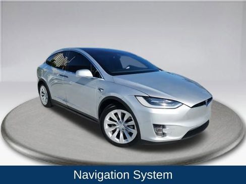 Used 2018 Tesla Model X 75D image 2