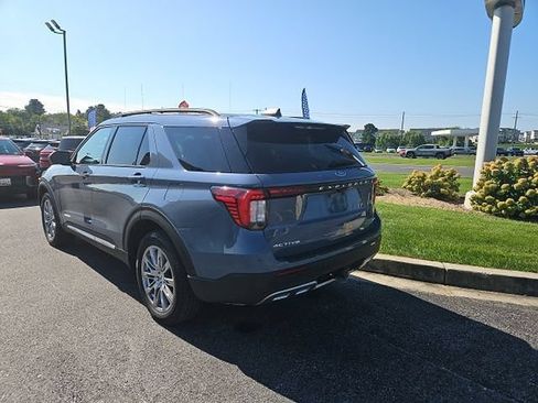 Used 2025 Ford Explorer Active w/ Active Comfort Package AWD/4WD image 2