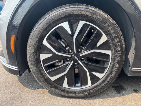 Used 2024 Kia EV6 Wind AWD/4WD image 32