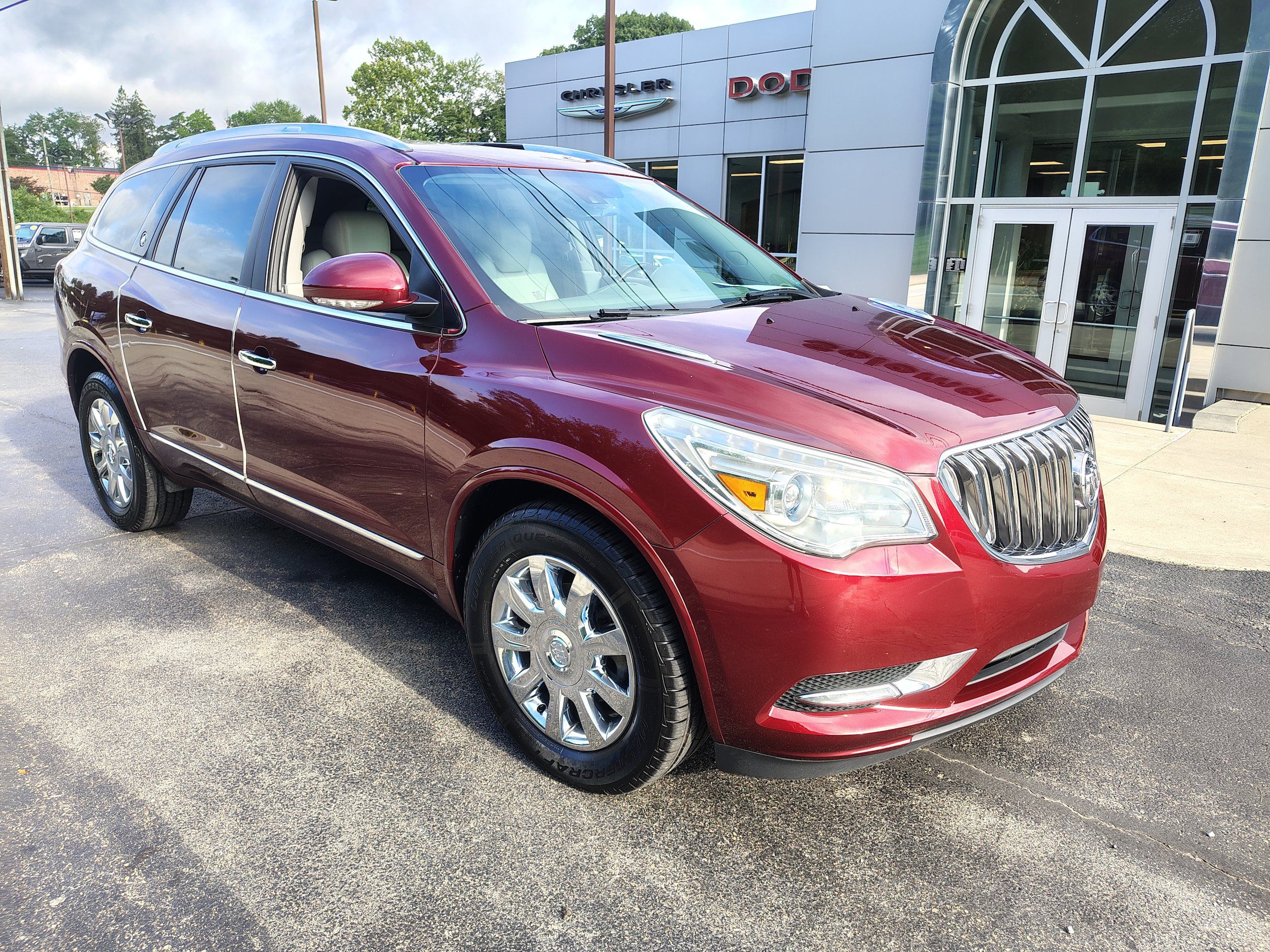 Used 2017 Buick Enclave Premium AWD/4WD image 2