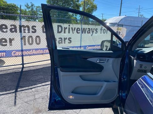 Used 2018 Honda Pilot Touring image 13