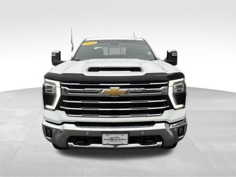 Used 2024 Chevrolet Silverado 2500 LTZ w/ LTZ Plus Package image 2