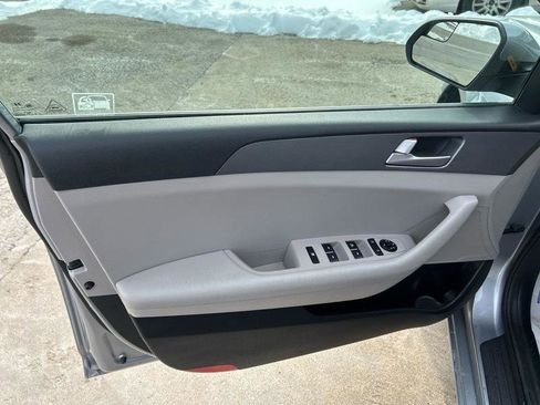Used 2017 Hyundai Sonata SE image 6