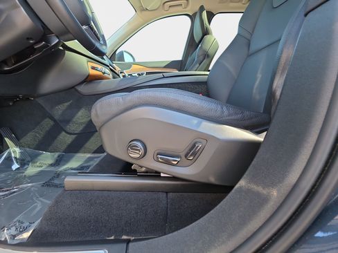 Used 2025 Volvo XC90 B6 Plus w/ Protection Package Premier AWD/4WD image 31