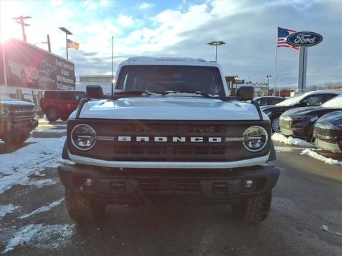Used 2024 Ford Bronco Black Diamond image 2