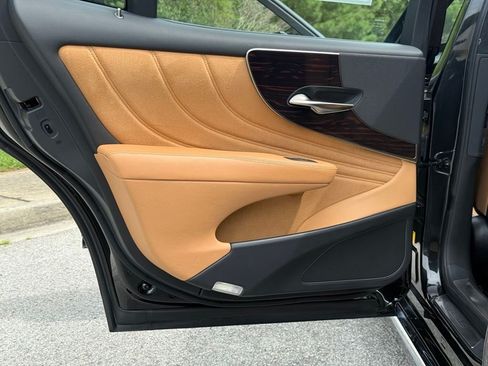 Certified 2023 Lexus LS 500 AWD w/ Interior Upgrade Package image 25