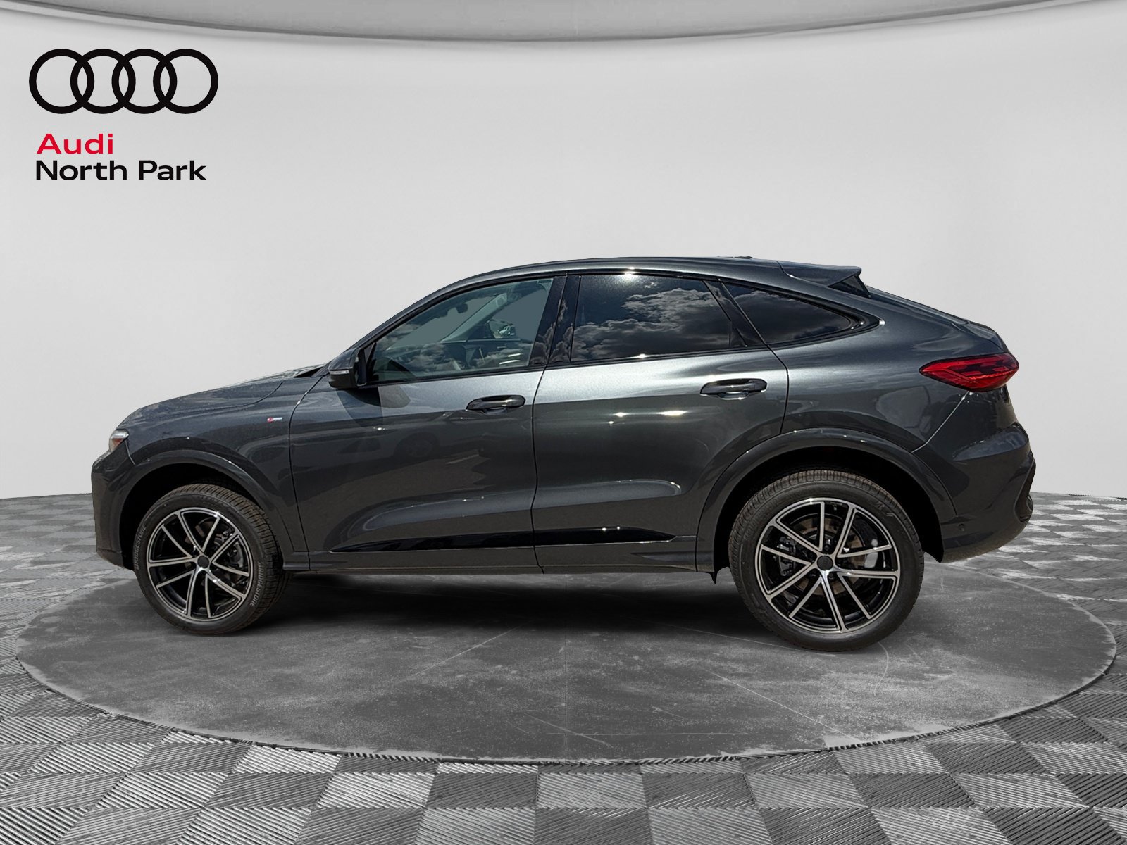 New 2026 Audi Q5 Premium Plus AWD/4WD image 2