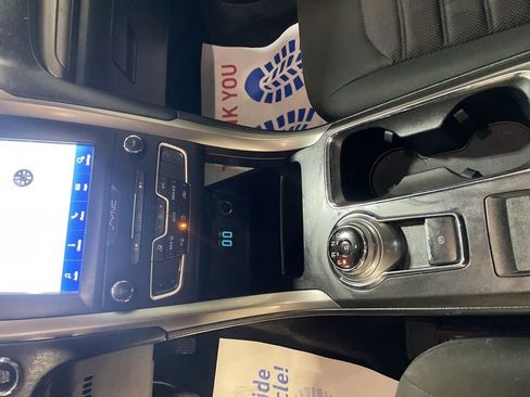 Used 2019 Ford Fusion SE image 28