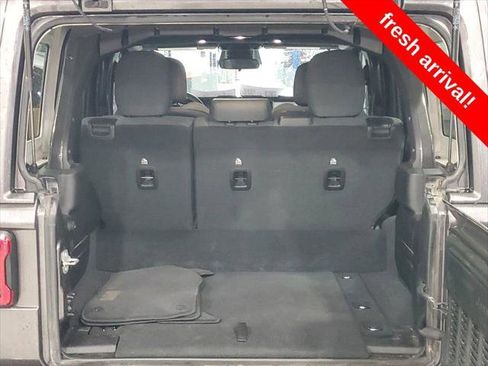 Certified 2025 Jeep Wrangler Unlimited Sahara AWD/4WD image 9