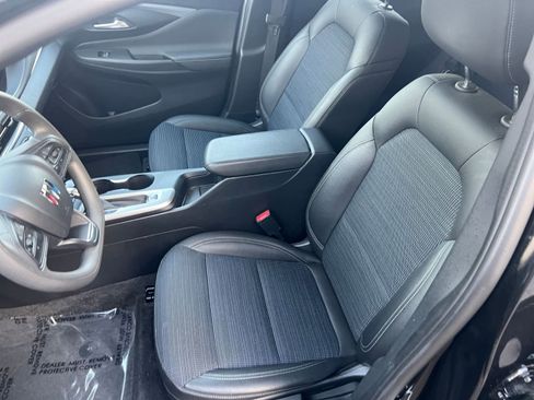 Used 2025 Buick Envista Preferred image 31