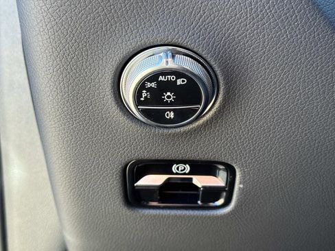 New 2026 Mercedes-Benz GLC 300 4MATIC image 14