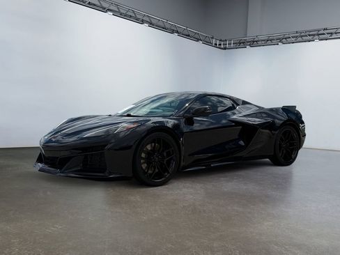 Used 2025 Chevrolet Corvette Z06 RWD image 7