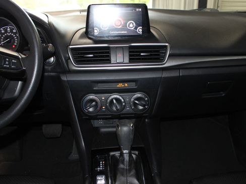 Used 2017 MAZDA MAZDA3 Sport image 14