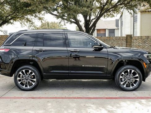 Used 2023 Jeep Grand Cherokee Overland w/ Luxury Tech Group IV image 15