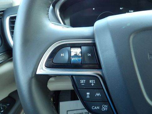Used 2020 Lincoln Nautilus Reserve w/ Equipment Group 201A FWD image 18