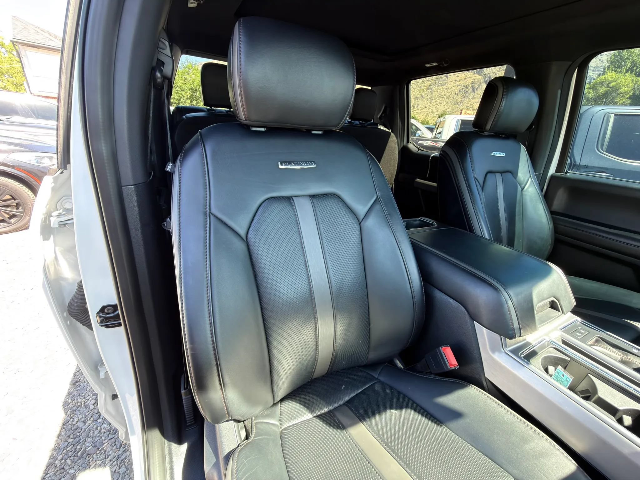 Used 2020 Ford F150 Platinum w/ Equipment Group 701A Luxury AWD/4WD image 9