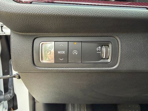 Used 2024 Chevrolet Traverse RS FWD image 12
