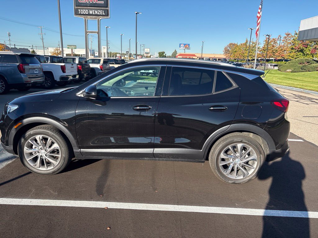 Used 2023 Buick Encore GX Essence w/ Experience Buick Package FWD image 5