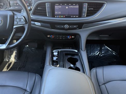 Used 2023 Buick Enclave Essence image 21