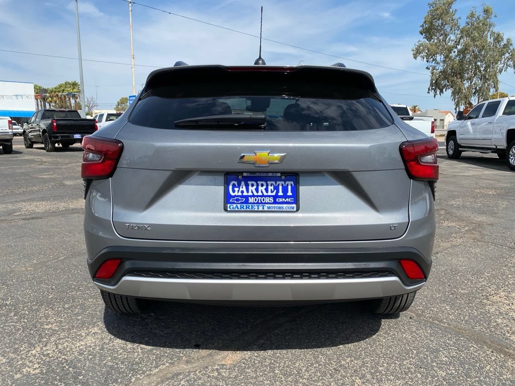 Used 2025 Chevrolet Trax LT FWD image 15