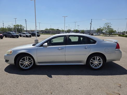Used 2011 Chevrolet Impala LTZ FWD image 12